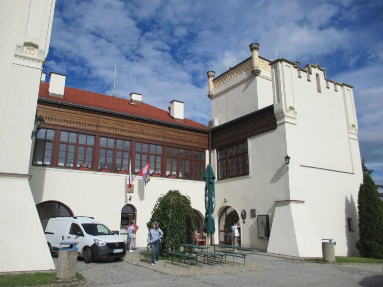 Žeranovice překvapí hezky rekonstruovaným zámkem, který je jejich dominantou